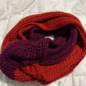 NWT LOFT Vintage Red and Purple Knit Infinity Scarf, never worn with tags
